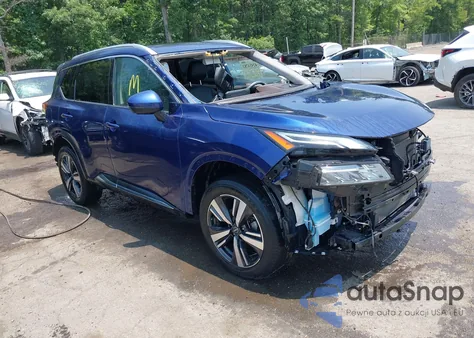 2022 Nissan Rogue Platinum Intelligent Awd z USA, uszkodzony, nr VIN JN8BT3DD1NW272452